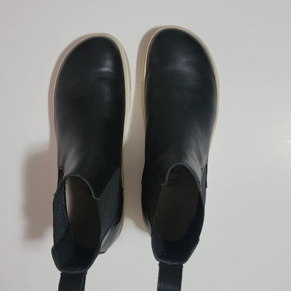 Birkenstock Black and Cream Ankle Boots - Picture 2 of 9